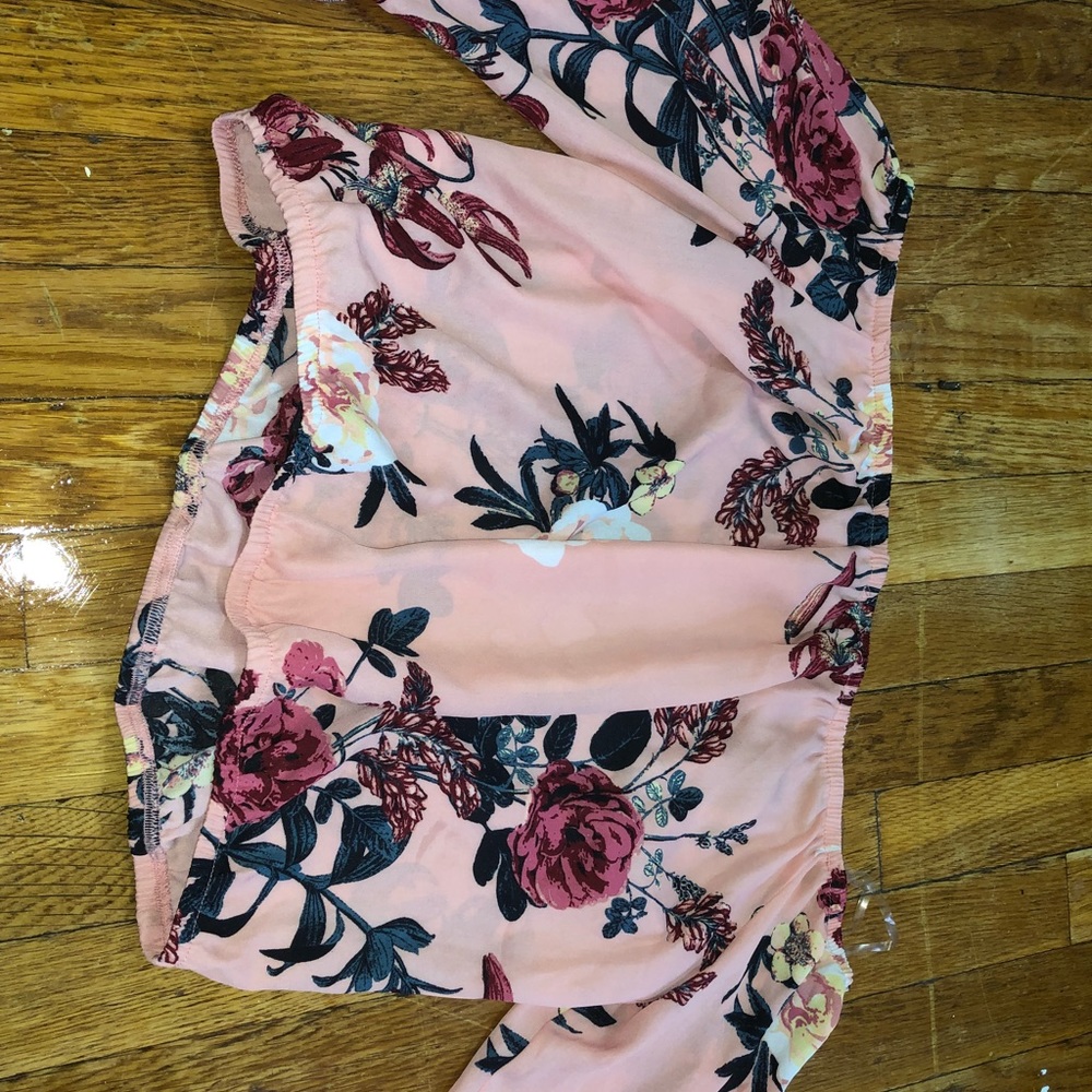 CHARLOTTE RUSSE Pink floral off shoulder crop top